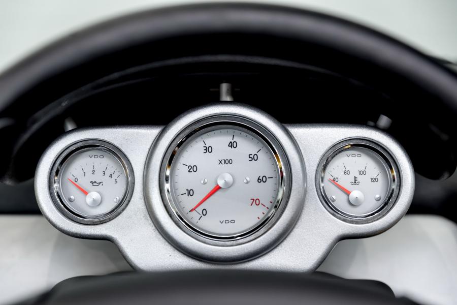 Панель приборов Renault Sport Spider 1995 года  (фото 22 из 76)